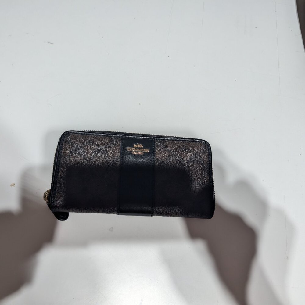 Coach Long Zip Around Wallet - Picture 2 of 4